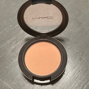 Mac blush immortal flower